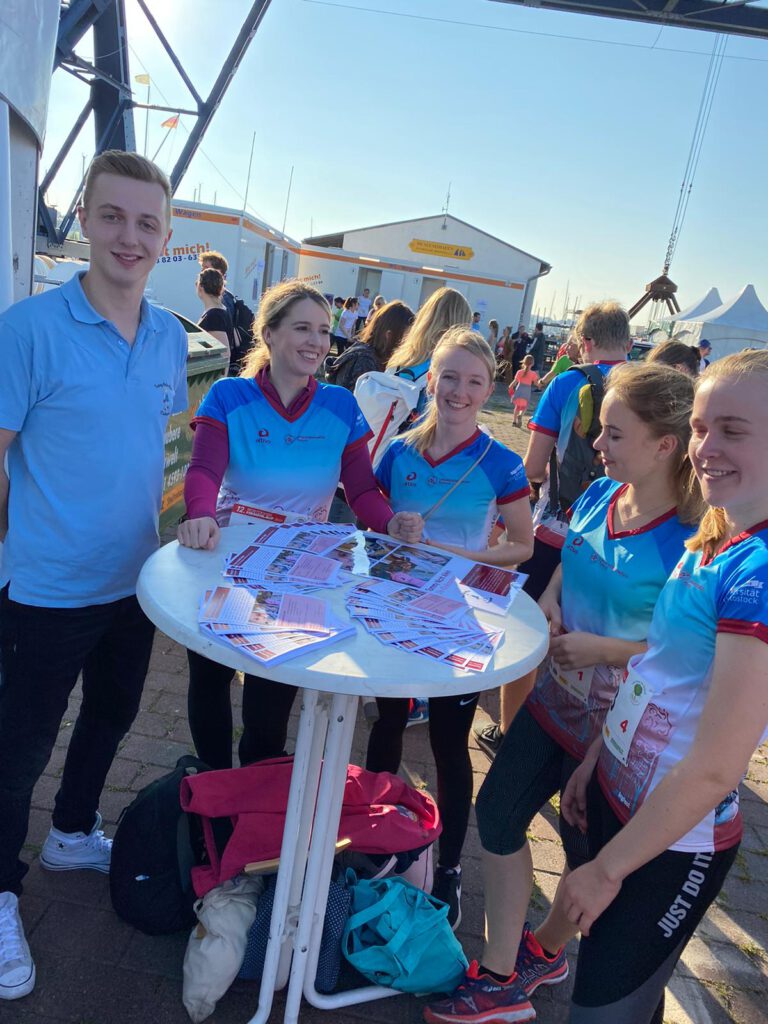 Unsere Kliniknannys am Infostand